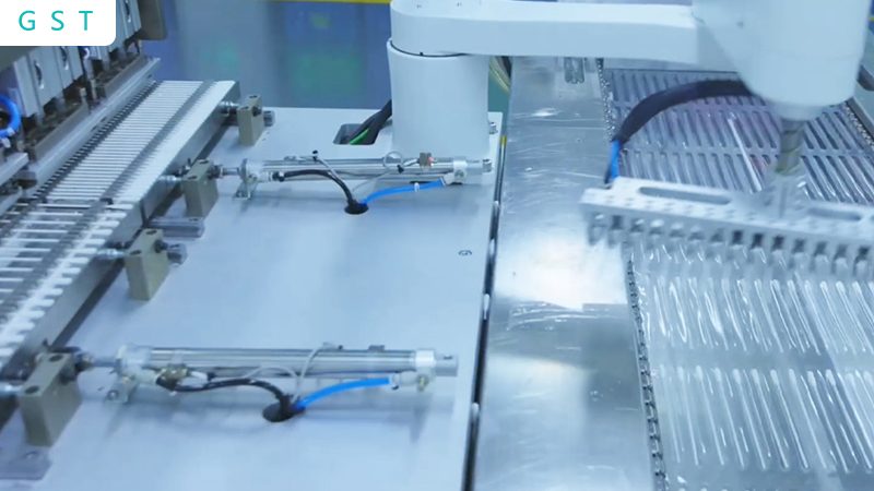 人机协作机器人：优势与挑战并存